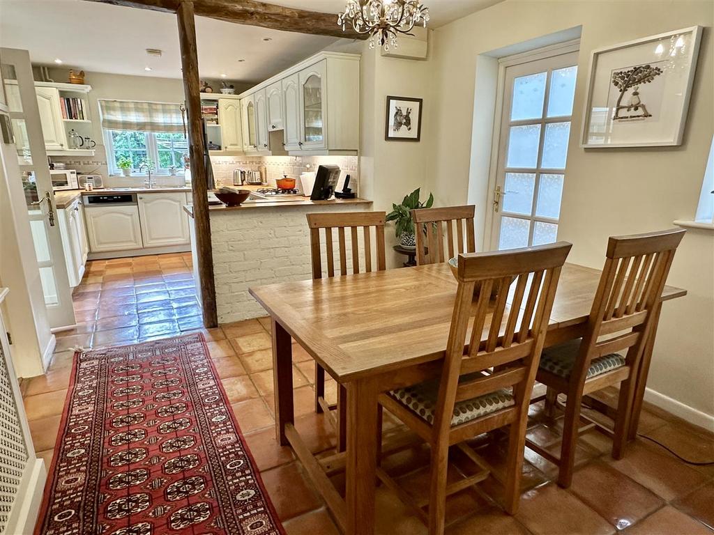 Dining kitchen