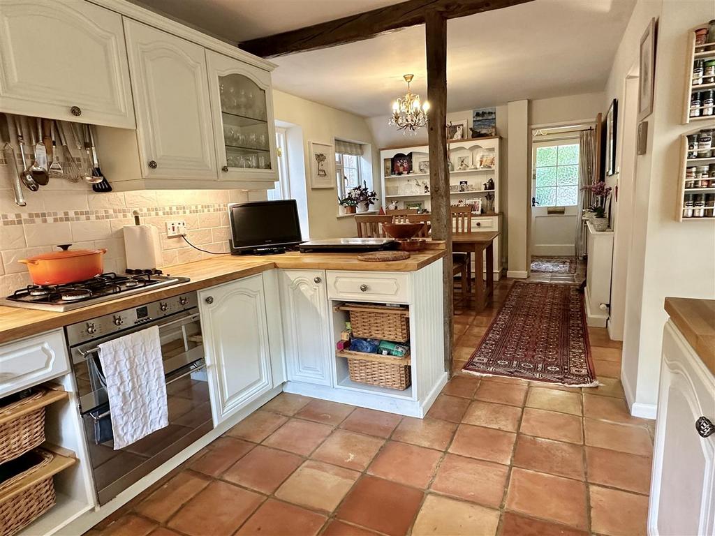 Dining kitchen