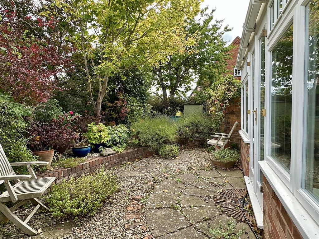 Side garden