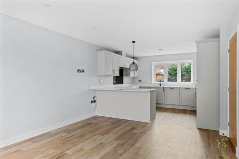 3 bedroom semi-detached house for sale, Winchcombe Road, Evesham WR11