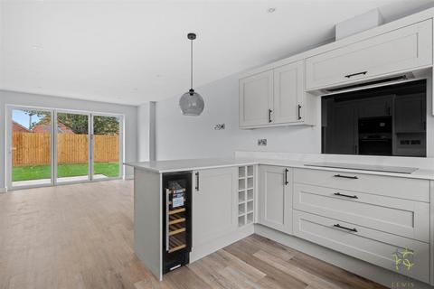 3 bedroom semi-detached house for sale, Winchcombe Road, Evesham WR11