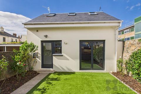 2 bedroom detached house for sale, St Helier