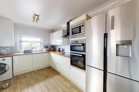 4 bedroom terraced house for sale, Beacon Road, Wibsey, Bradford