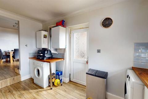 4 bedroom terraced house for sale, Beacon Road, Wibsey, Bradford