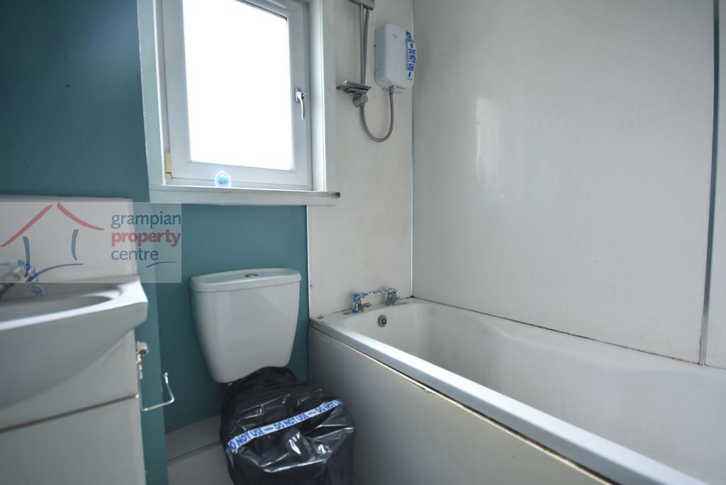 Bathroom .JPG