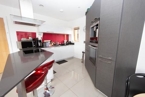 2 bedroom apartment for sale, Empire Way, Cardiff Bay, Cardiff, CF11