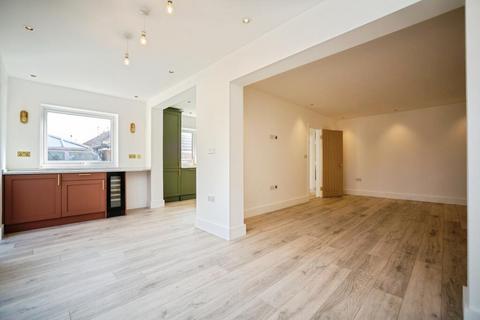 14 Balmoral Road, Sutton At Hone, Dartford, DA4 9EY