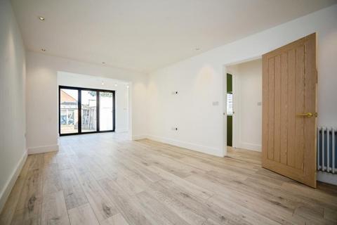 14 Balmoral Road, Sutton At Hone, Dartford, DA4 9EY