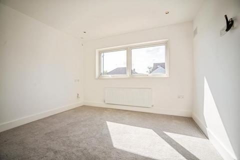 14 Balmoral Road, Sutton At Hone, Dartford, DA4 9EY