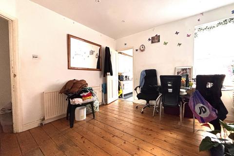 undefined, York Road, Swindon SN1