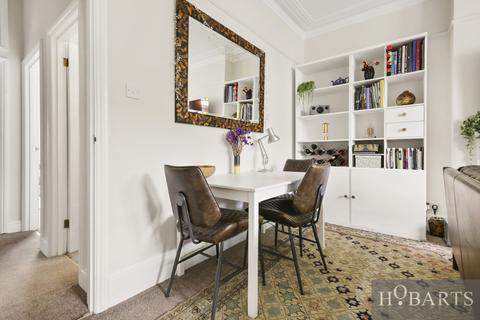 2 bedroom flat for sale, Ridge Road, London N8