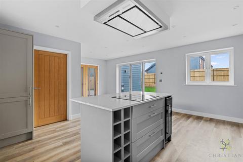 4 bedroom detached house for sale, Winchcombe Road, Evesham WR11