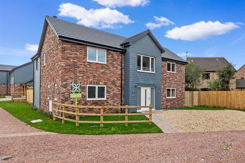 4 bedroom detached house for sale, Winchcombe Road, Evesham WR11