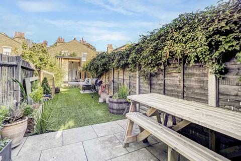 2 bedroom maisonette for sale, Tranmere Road, London SW18