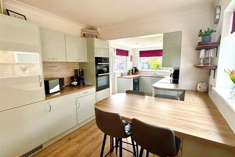 4 bedroom semi-detached house for sale, Seymour Road, Keyingham, Hull