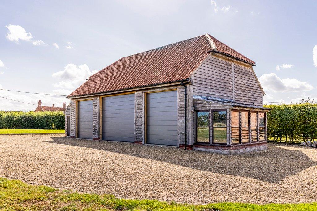 Garage/Workshop