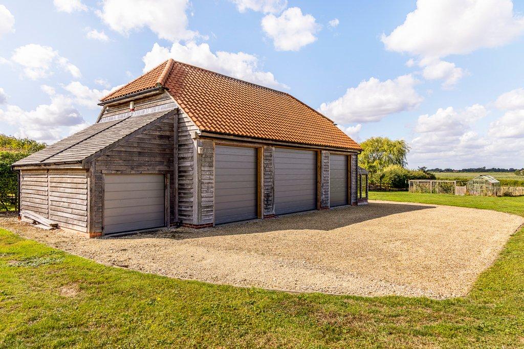 Garage/Workshop