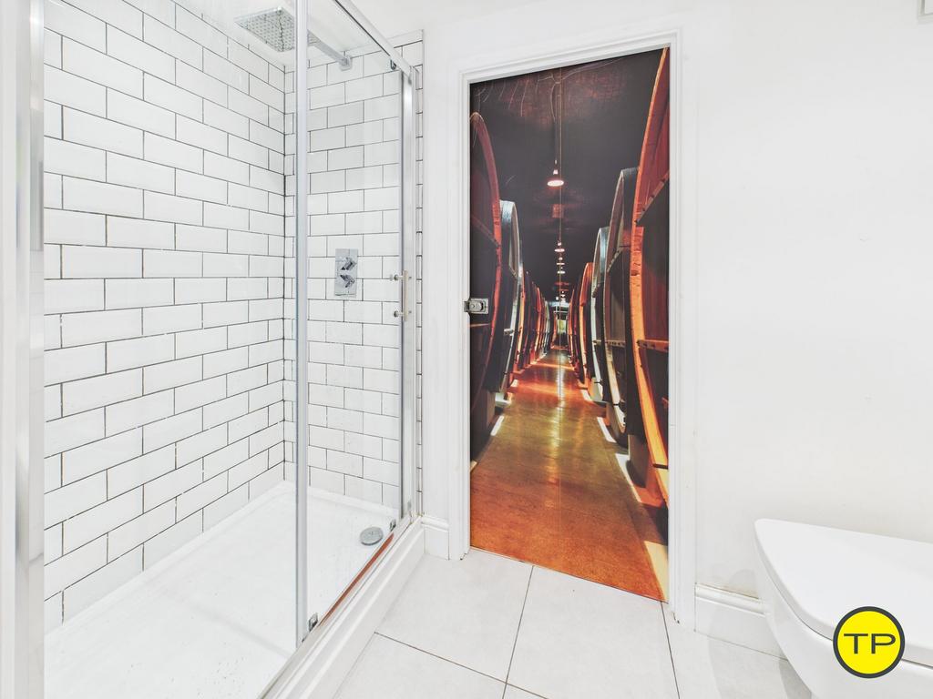 Ensuite to annexe