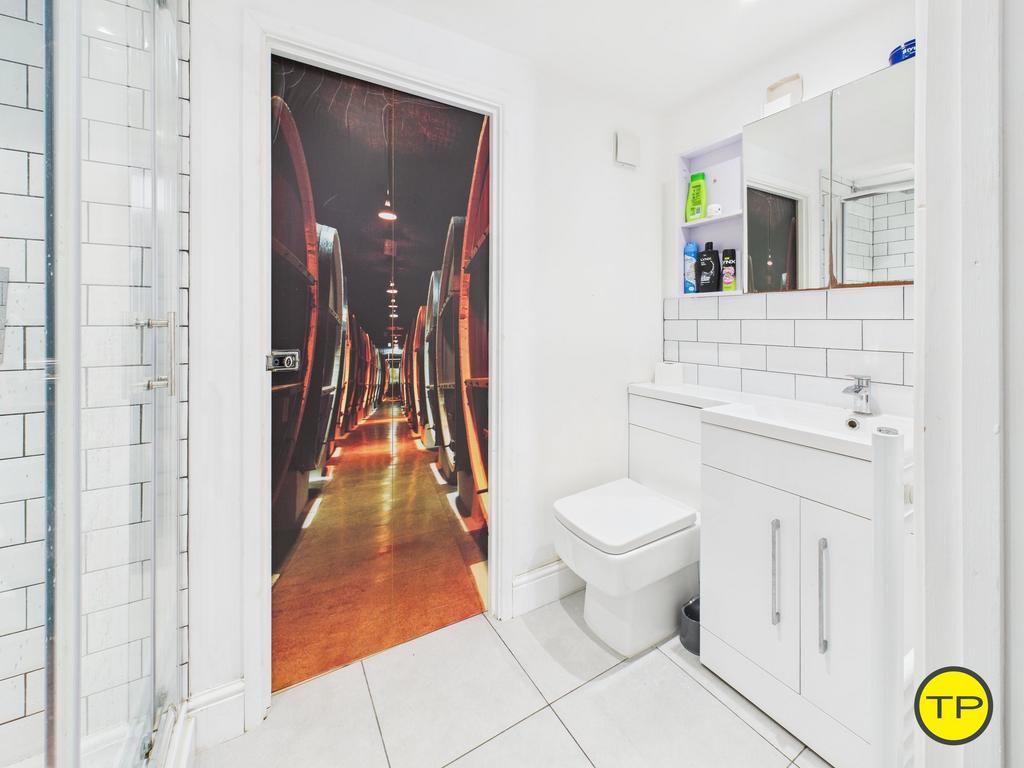 Ensuite to annexe