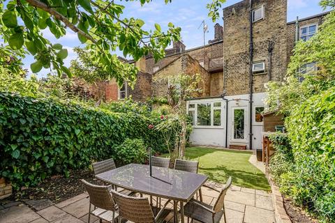 2 bedroom flat for sale, Ferndale Road, London SW4