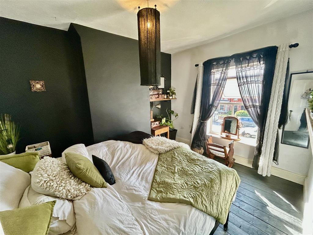 Bed1.JPG
