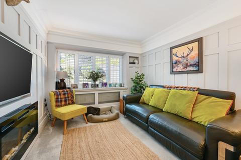 Little Chowne Croft Road, Crowborough, TN6 1DR