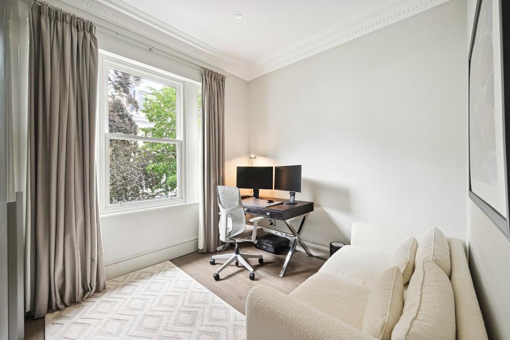 Bedroom/Study
