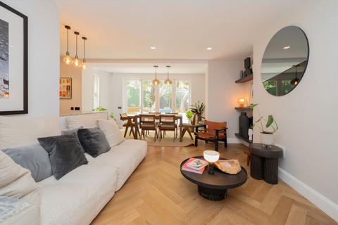 2 bedroom flat for sale, Aldridge Road Villas, London W11