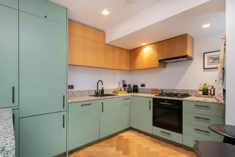 2 bedroom flat for sale, Aldridge Road Villas, London W11