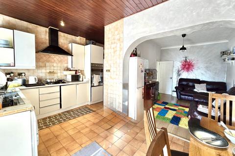 undefined, Cromwell Road, Hounslow, Greater London, TW3