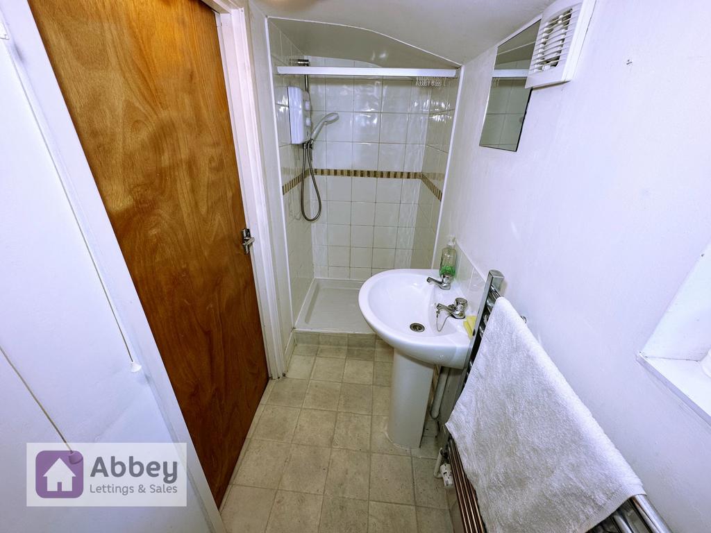 Annex/Games Shower Room