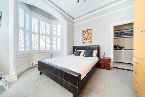 3 bedroom end of terrace house for sale, Hyde Street, Winchester, Hampshire, SO23