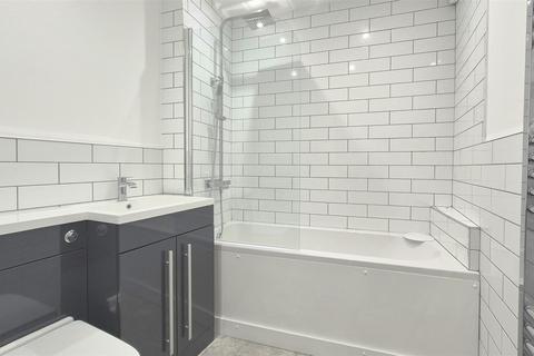1 bedroom apartment to rent, Sea Front, Hayling Island