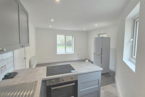 1 bedroom apartment to rent, Sea Front, Hayling Island