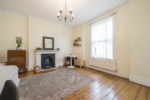 2 bedroom flat for sale, Mattock Lane, London W5