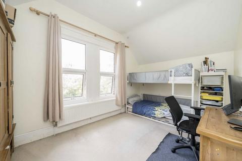 2 bedroom flat for sale, Mattock Lane, London W5