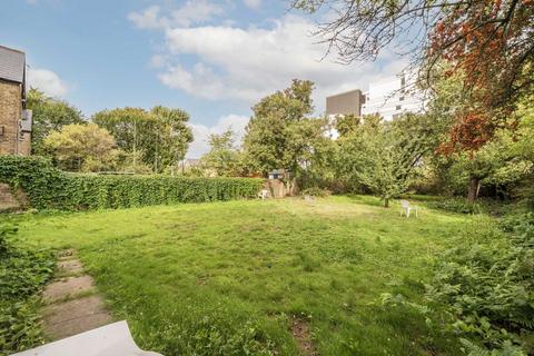 2 bedroom flat for sale, Mattock Lane, London W5