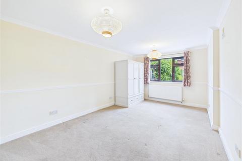 3 Wentworth Drive, Lichfield, WS14 9HN
