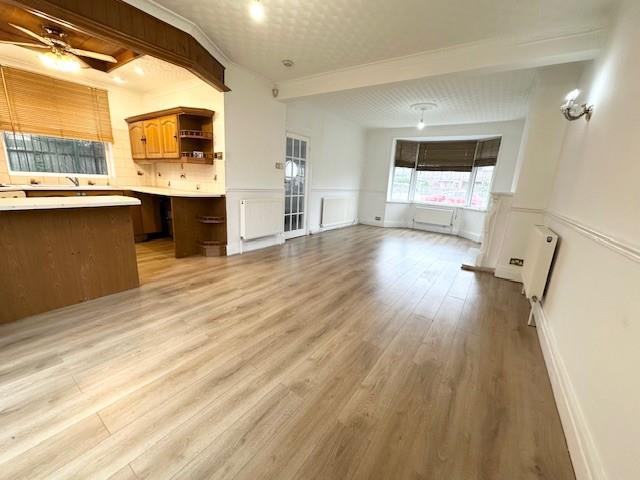 Lounge - Kitchen