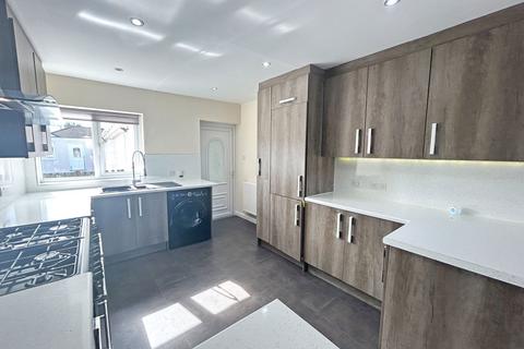 5 bedroom detached bungalow for sale, St. Margarets Avenue, Skegness, Lincolnshire, PE25 2LX