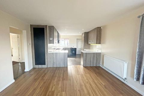 5 bedroom detached bungalow for sale, St. Margarets Avenue, Skegness, Lincolnshire, PE25 2LX
