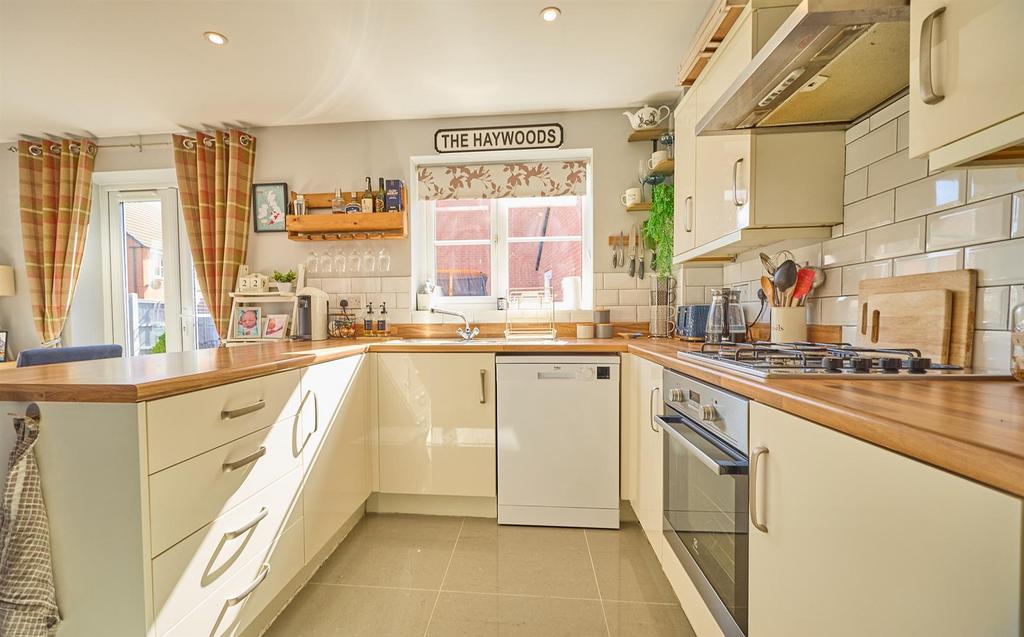 Kitchen/Dining Area