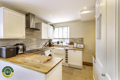 3 bedroom semi-detached house for sale, Gateford Close, Worksop