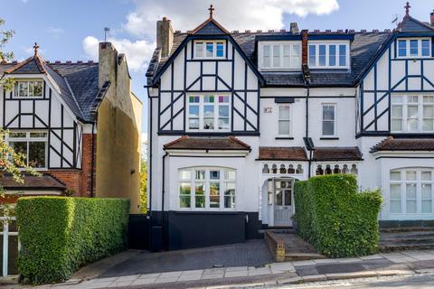4 bedroom semi-detached house for sale, Onslow Gardens, Muswell Hill, N10