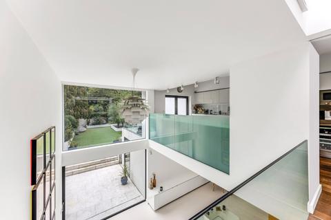 4 bedroom semi-detached house for sale, Onslow Gardens, Muswell Hill, N10