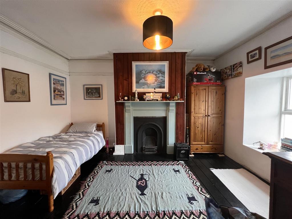 Bedroom4.JPG