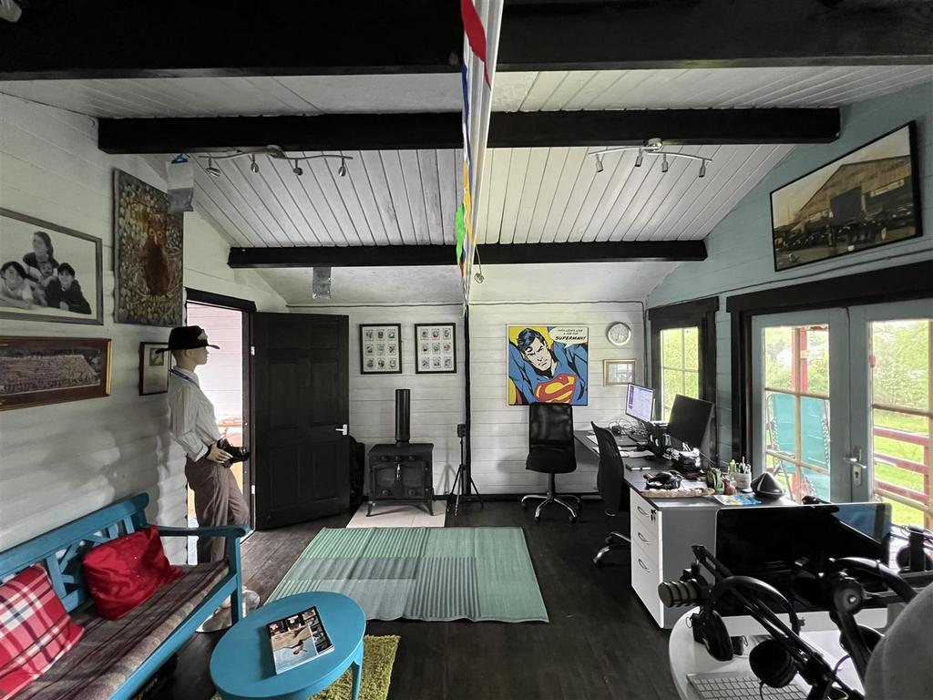 Log Cabin Interior4.jpeg