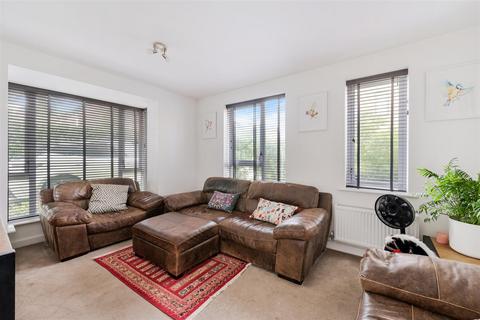 undefined, Courage Close, Coulsdon