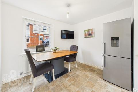 3 bedroom terraced house for sale, Rufus Street, Queens Hills, Norwich