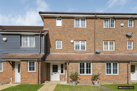 3 bedroom townhouse for sale, Poppy Walk, Hatfield